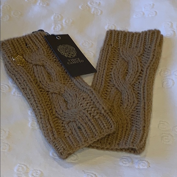 VINCE CAMUTO CABLE ARM WARMERS NWT - Picture 5 of 8